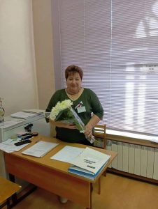 В дни голосования на участках кипит работа: списки избирателей, бюллетени, постоянный поток людей. Но для 68 сотрудников избирательной системы эти три дня совпали с личным праздником — они отмечали день рождения прямо на рабочем месте.