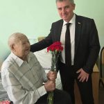 Андрей Сидоренко, председатель регионального Избиркома, поздравил ветерана Великой Отечественной войны Дмитрия Черничкина со 101-м днем рождения.
