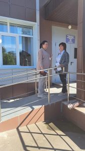 полномоченный по правам человека в Рязанской области Наталья Епихина совместно с председателем ТИК Милославского района Олесей Волковой посетили избирательный участок № 231.