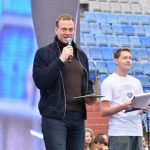 15 сентября стадион «Рязань-Арена» объединил более 5000 рязанцев. В масштабной спортивной акции «Зарядка с чемпионом», посвященной Году единства народов России, приняли участие студенты вузов, ссузов и школьники Рязанской области.