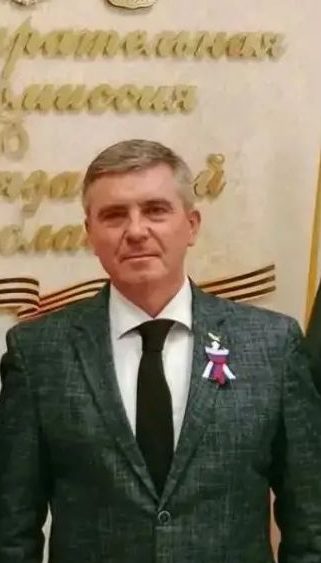 «Эта кампания была беспрецедентной по уровню угроз — но все они были преодолены. Выборы прошли легитимно, открыто и при этом в по-настоящему праздничной атмосфере. Спасибо членам комиссий — за стойкость и точность в каждой процедуре. Спасибо наблюдателям, волонтёрам, сурдопереводчикам — за то, что сделали процесс доступным для каждого. И, конечно, спасибо избирателям. Ваше участие — главная оценка доверия к системе!» — подчеркнул председатель Избирательной комиссии Рязанской области Андрей Сидоренко. Выборы депутатов Государственной Думы в Рязанской области
